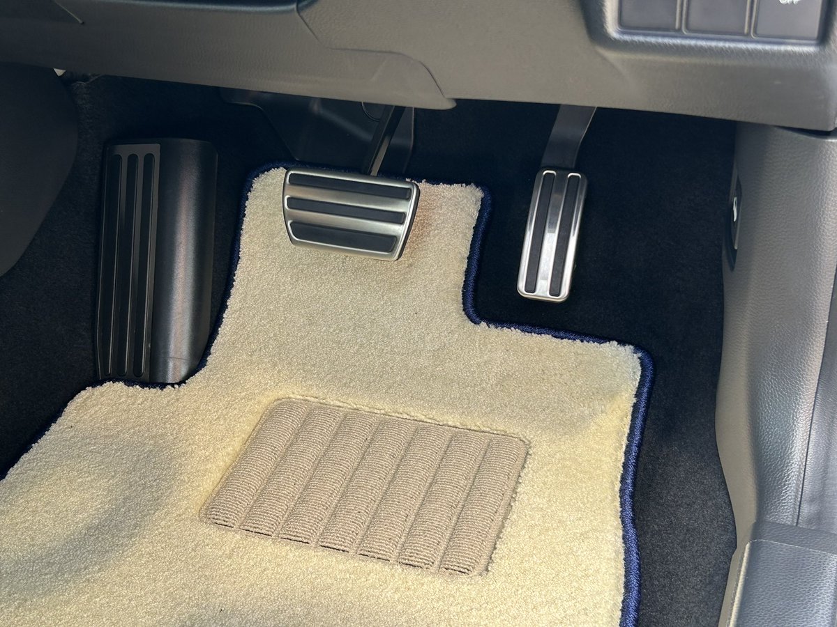 polo4485's tweet image. BF1プレリュード用のオリジナルフロアマットが完成しました。

インテリアカラーに合わせて、オフホワイト×ネイビーの組み合わせ。

高級感が増しました✨

#detan #プレリュード #BF1