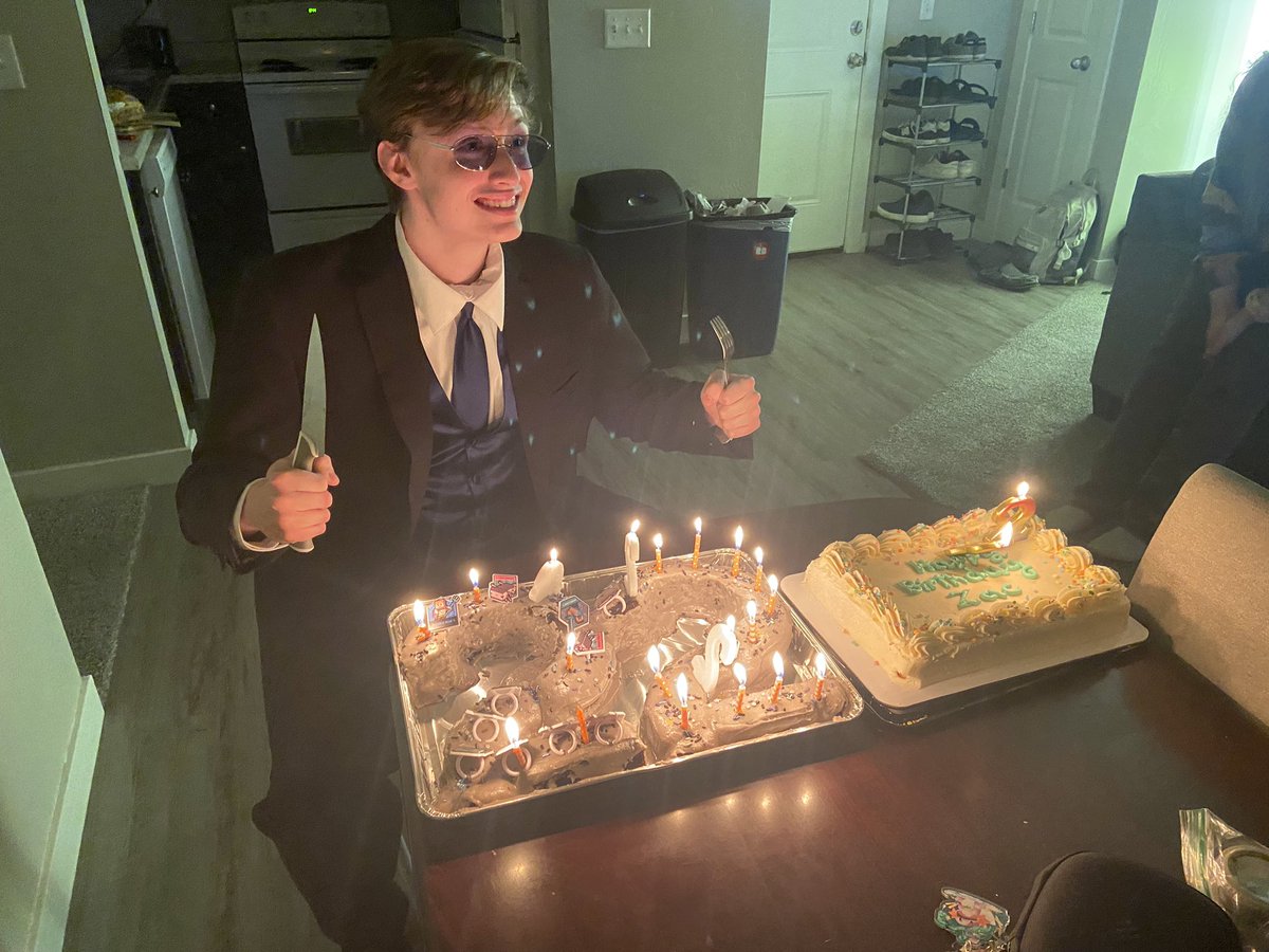 thatsnomoon tweet media