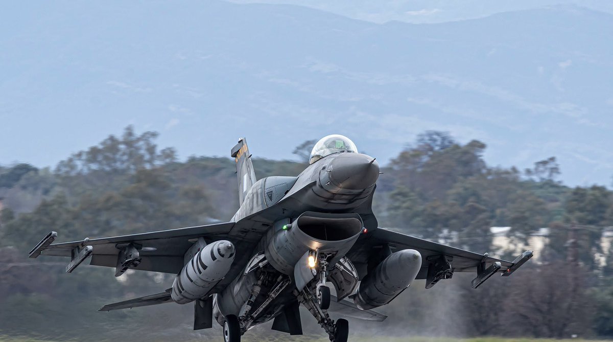 KVrettakos's tweet photo. Έτσι ξύπνησα σήμερα 🇬🇷καλημέρα Έλληνες καλημέρα Κύπριοι αδελφοί,από δω κ πέρα δεν θα είστε μόνοι ποτέ δεν έχετε να φοβάστε τπτ!Ο λύκος στην αναμπουμπούλα χαίρεται………..(για γνώστες)🇬🇷🇬🇷🇬🇷🇬🇷🇬🇷🇬🇷🇬🇷🇬🇷🇬🇷🇬🇷 https://t.co/KxW8yeSbFC