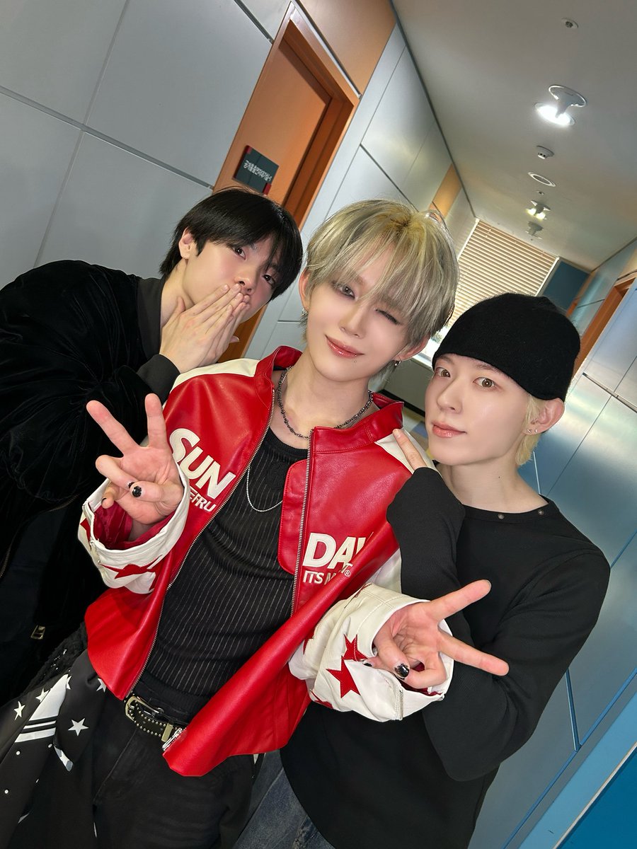 LAVIN 래빈 tweet media