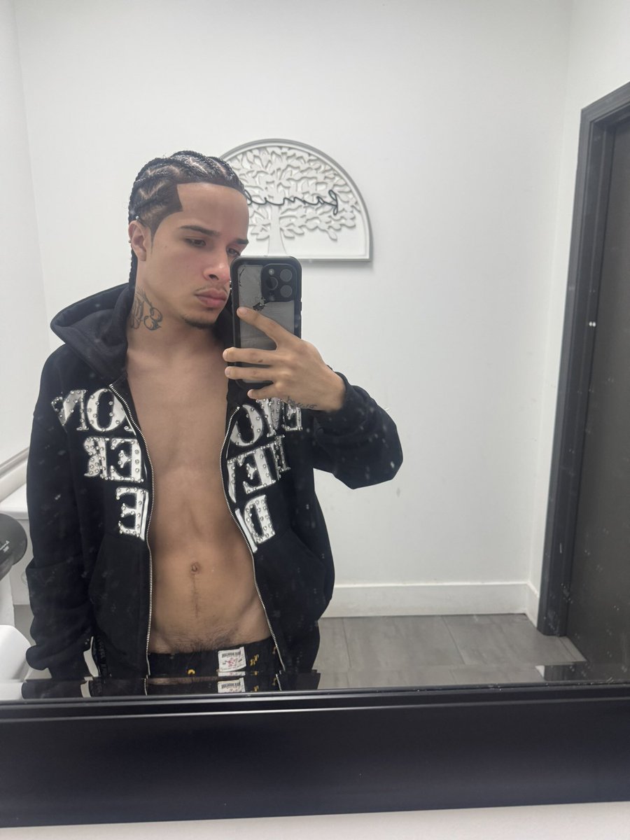 Hes0finee 😵‍💫 tweet media