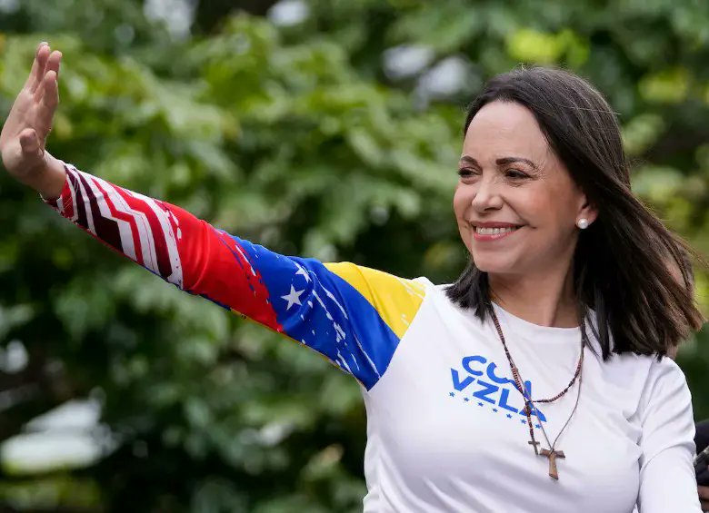 hackervnzl's tweet photo. Está mujer pronto estará en Venezuela 🇻🇪 luego participará en unas nuevas elecciones que ganará y será la nueva presidenta de Venezuela https://t.co/K6x6NViD3u