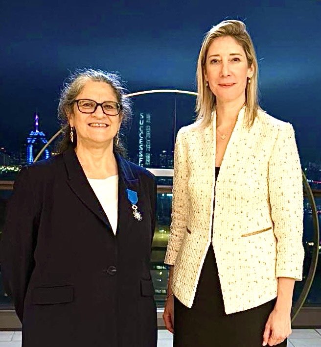ChristileDrulhe's tweet photo. Félicitations à Véronique Lafon-Vinais, Maîtresse de conférences @HKUST, nommée Chevalier de l’#OrdreNationalDuMérite pour son engagement en faveur de la #FinanceDurable et la #CoopérationAcadémique 🇫🇷🇭🇰, mettant en avant le rôle des #fFemmesUniversitaires à l’approche du #8mars! https://t.co/Ni8kdPMrxk