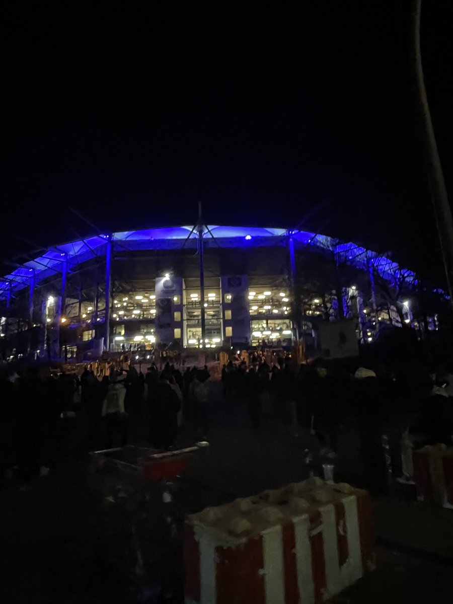 𝐭𝐫𝐢𝐬𝐭𝐚𝐧 tweet media