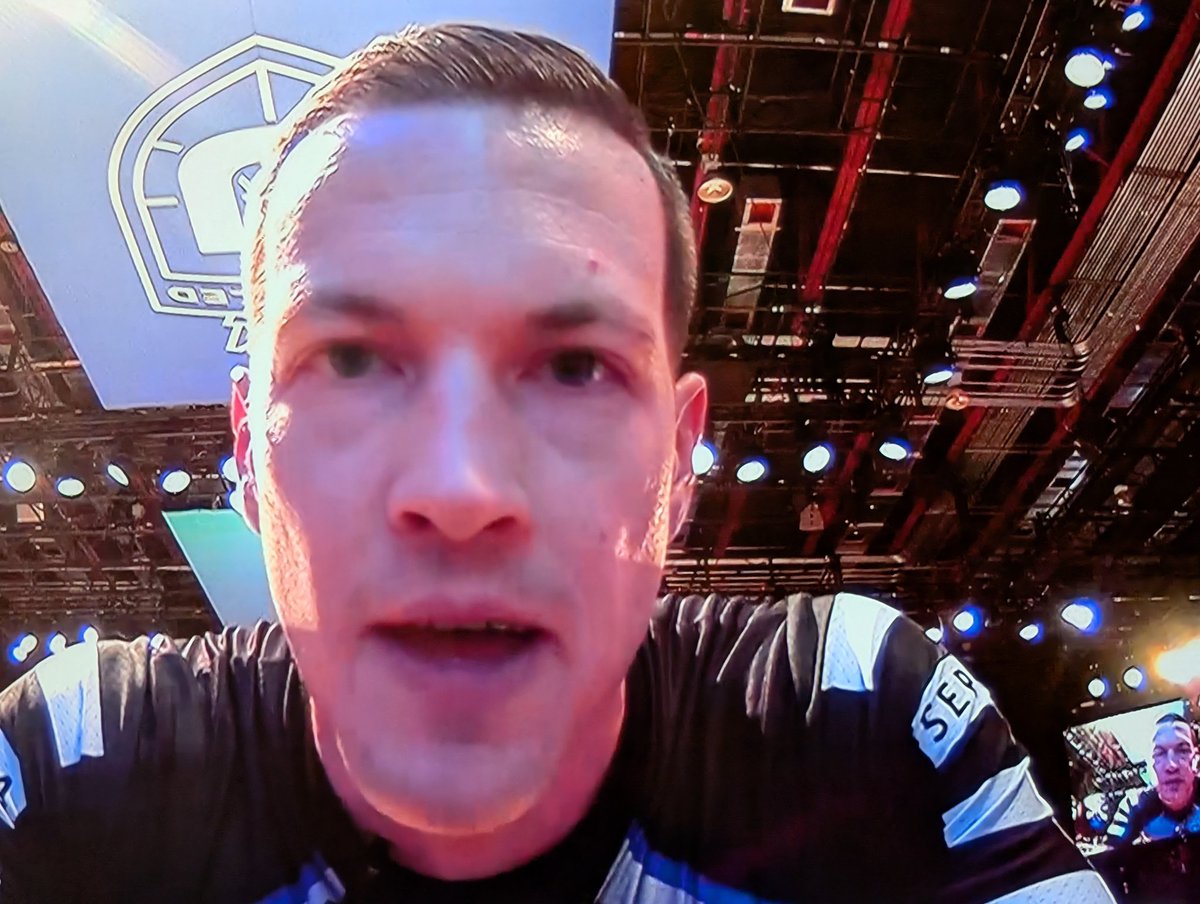 Ella Hansen tweet media