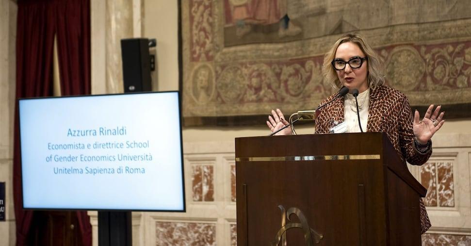 sole24ore's tweet photo. Dalla maternità alla pensione: come il sistema penalizza il lavoro femminile https://t.co/h2EuBKdAQT https://t.co/SO2dKUpmcm