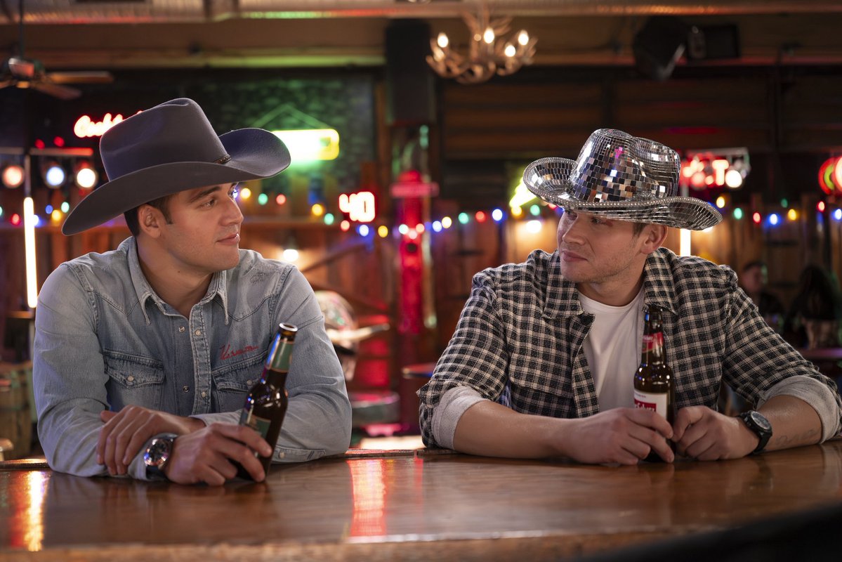 buckitallup's tweet image. “i don’t know if i’d hit on you if you had that hat on” SO THAT HAPPENS DURING THIS SCENE?