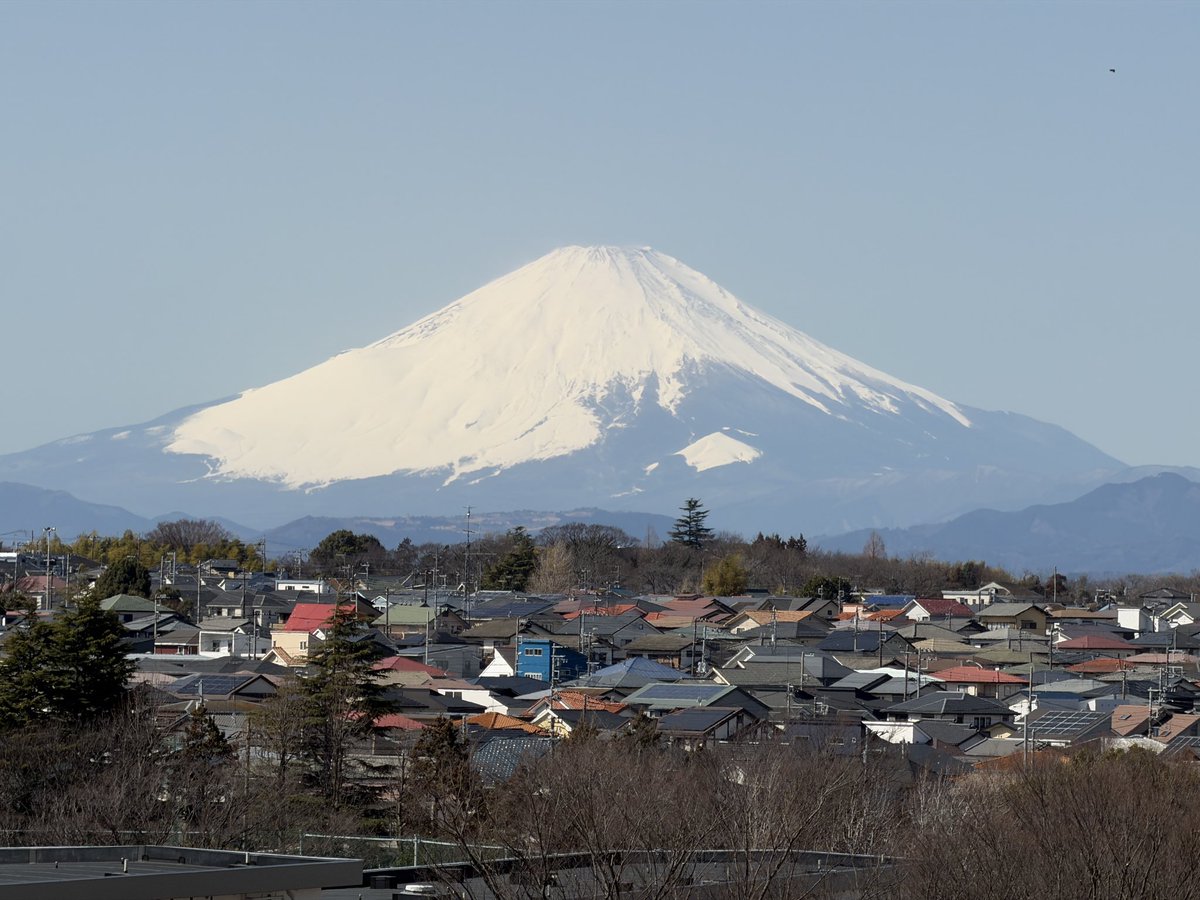take___off's tweet photo. 2026.03.05
富士山／塔ノ岳・大山・丹沢山
綺麗に見えてはいるけど、気温の低い真冬のようなクリアさは無い。 https://t.co/l6qcx7XALz
