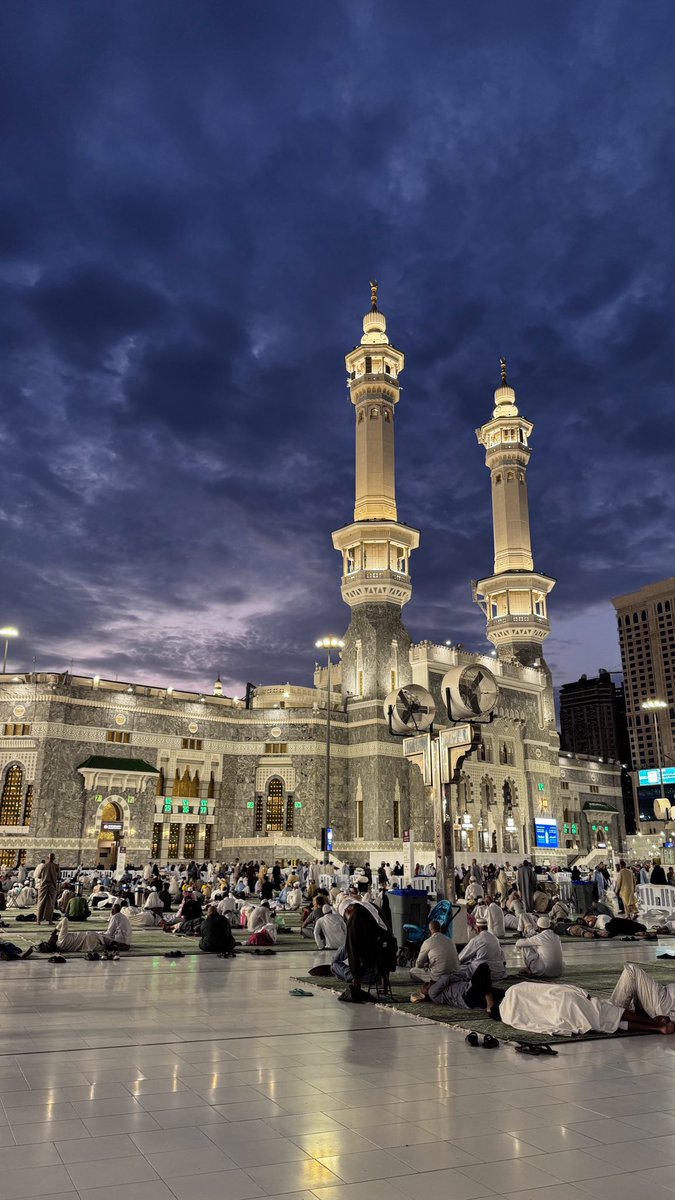 ͏ 

            ͏          مكه فجرًا                         ͏ المدينه فجرًا