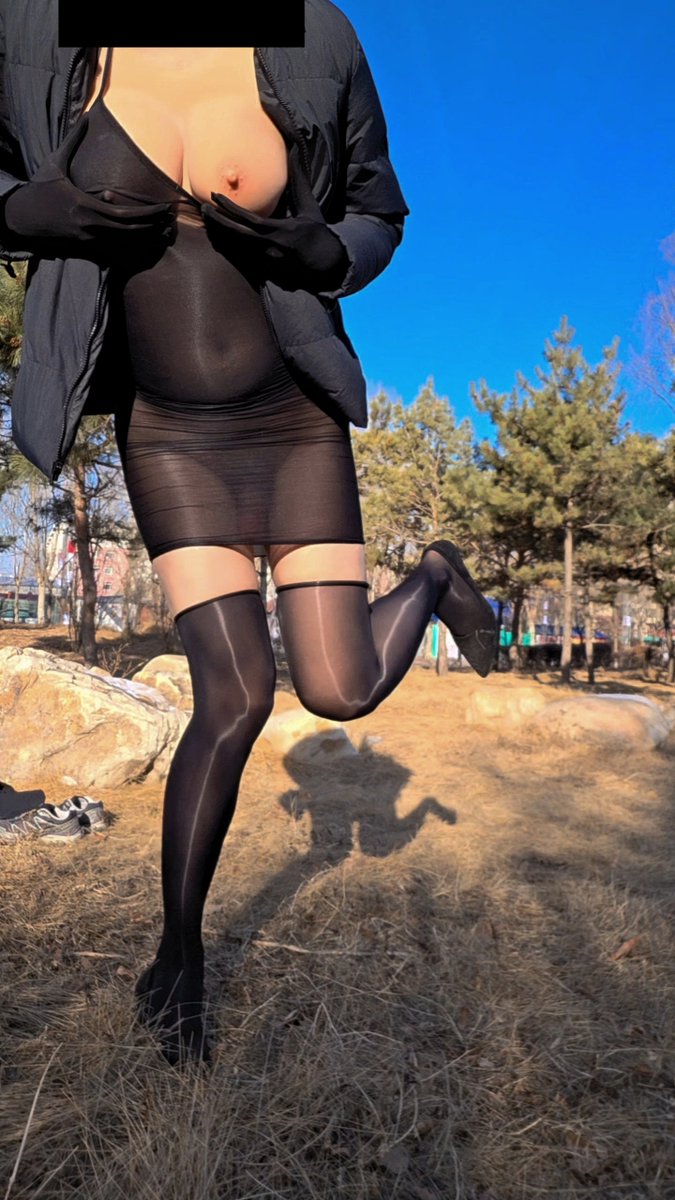 cllcsocks's tweet photo. 预告2：黑色透视衣下阴茎若隐若现
#自慰 #骚货日常 #伪娘露出 #勾引系列 https://t.co/NaYtLXMkIq