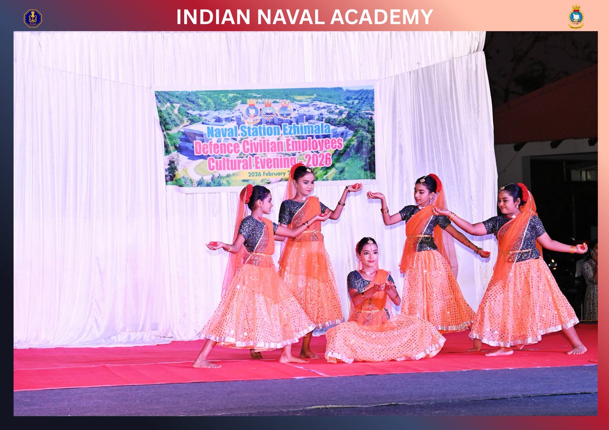 IN_NavalAcademy's tweet image. In an event celebrating home grown talent, Naval Station #Ezhimala witnessed a vibrant  Defence Civilian Cultural Evening.

Participants enthralled the audience with  exceptional performances ranging from #traditional dance forms to #martialarts.
Awards were presented in