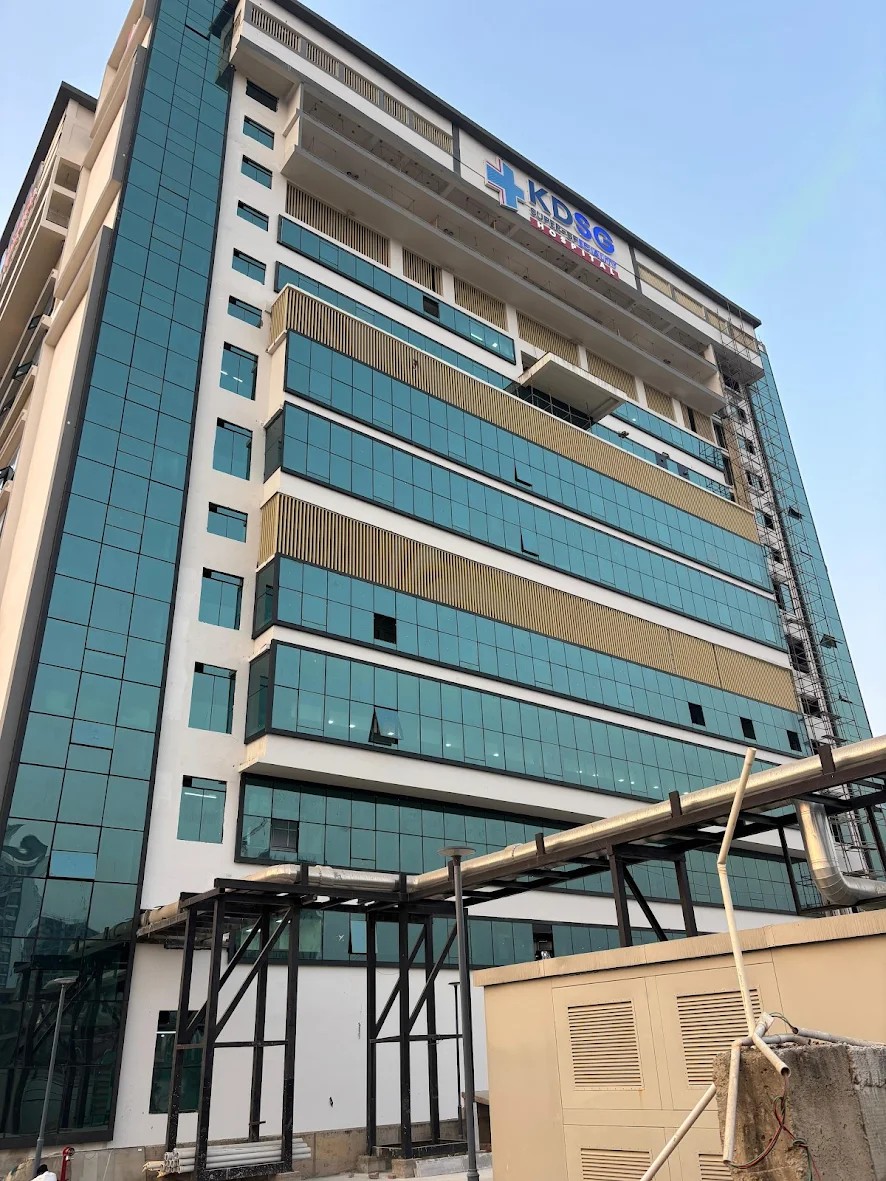 NoidaUpdatesX's tweet photo. CM Yogi will inaugurate 350 bed KDSG hospital today at Greater Noida West. Kapil paaji has partnership in this hospital

Govt have so much interest only in Private Hospitals charging big for even a minor surgery. Same for Private schools of Gr Noida west charging 15k monthly fee https://t.co/jKM27eVxo4