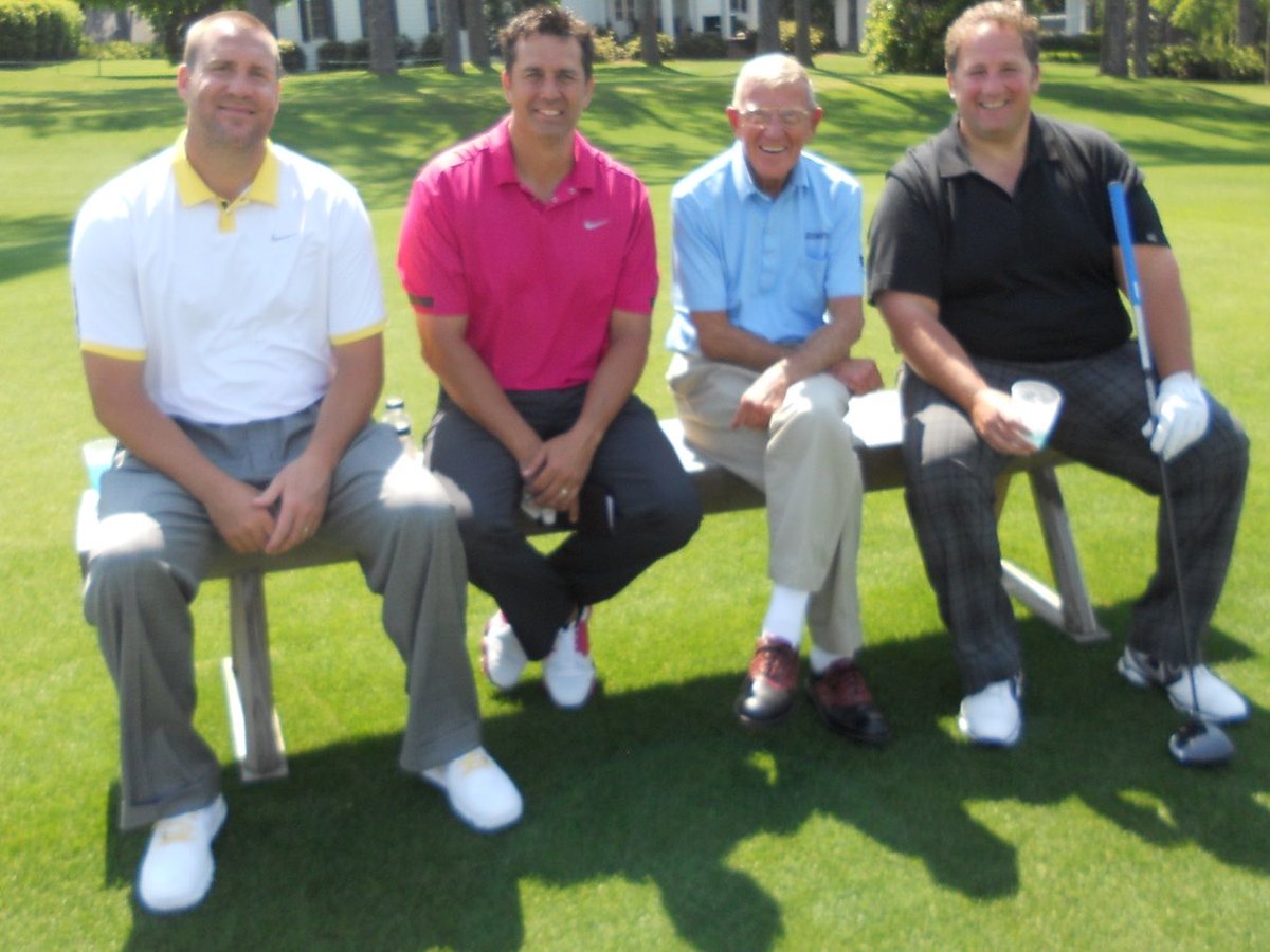 MikeDProject's tweet photo. Sorry to hear of the passing of Coach Holtz. I was lucky enough to spend two days golfing with him and some buddies at the greatest place on earth. His generosity, wisdom, and storytelling was amazing. #bucket-list #Augusta https://t.co/e9OyaVdM0O