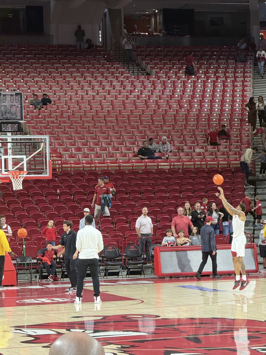 MeleekMuse's tweet photo. Leek getting up post game shots after a dominant win vs the horns #secfrauds https://t.co/jTmKDzwxSC