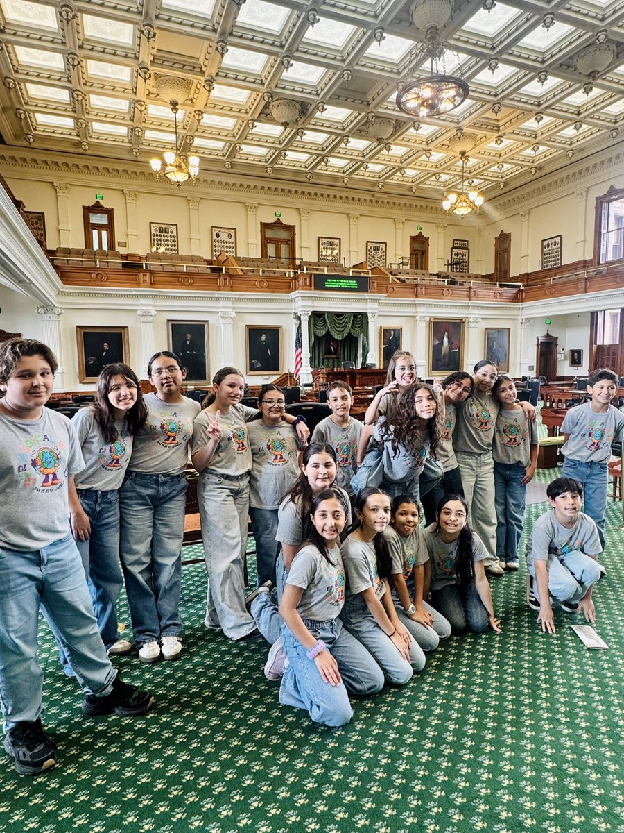 _MsMartinez_'s tweet photo. Jazzy Jags take the Capitol!!!! 🎶 so cool to see all their hard work pay off and of course, all possible thanks to our incredible music teachers! 💜 @MJEjags https://t.co/CujcU7TDTR
