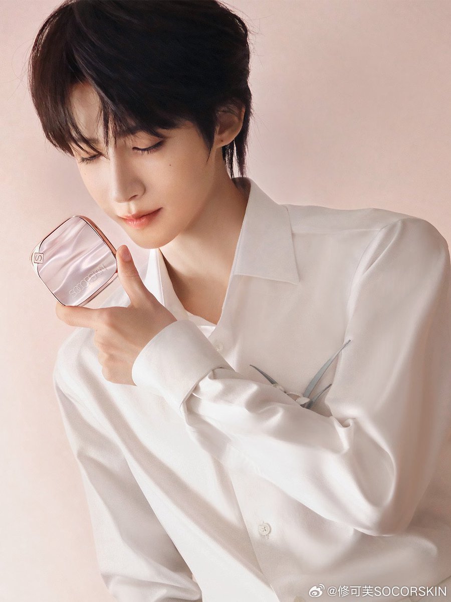 20260305  SOCORSKIN Behind-the-scenes✖Liu Yu's Spring Film🎬

weibo.com/7736242046/527…

#LiuYu #刘宇 #リュウユ
#리우위 #หลิวอวี่ #LưuVũ