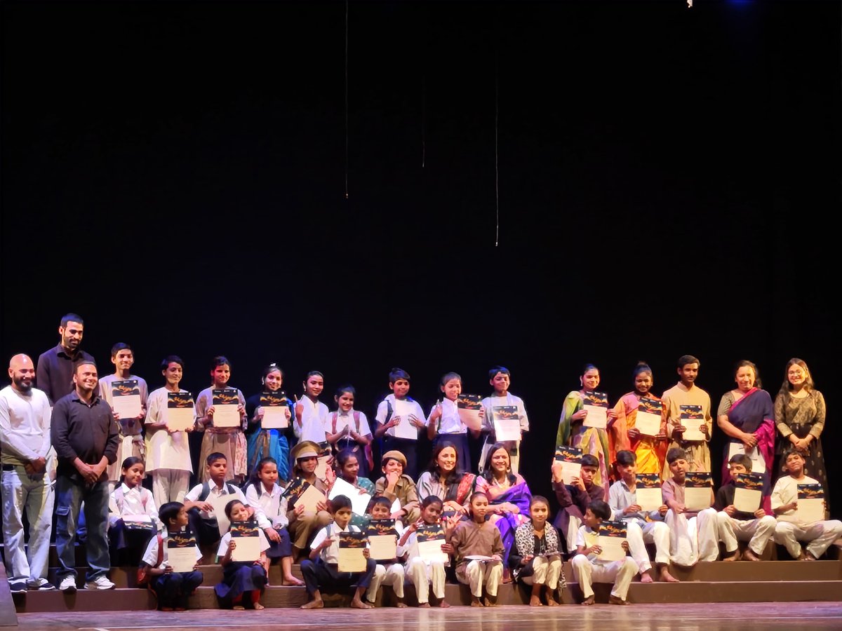 HclUday's tweet photo. A proud and deeply heart‑touching moment for our HCLFoundation family!  30+ children from our Education intervention under Gurukul from Sarfabad Centre, implemented with our partner Rasta, had the incredible opportunity to perform at the prestigious National School of Drama, https://t.co/p9Ij3qXjGR