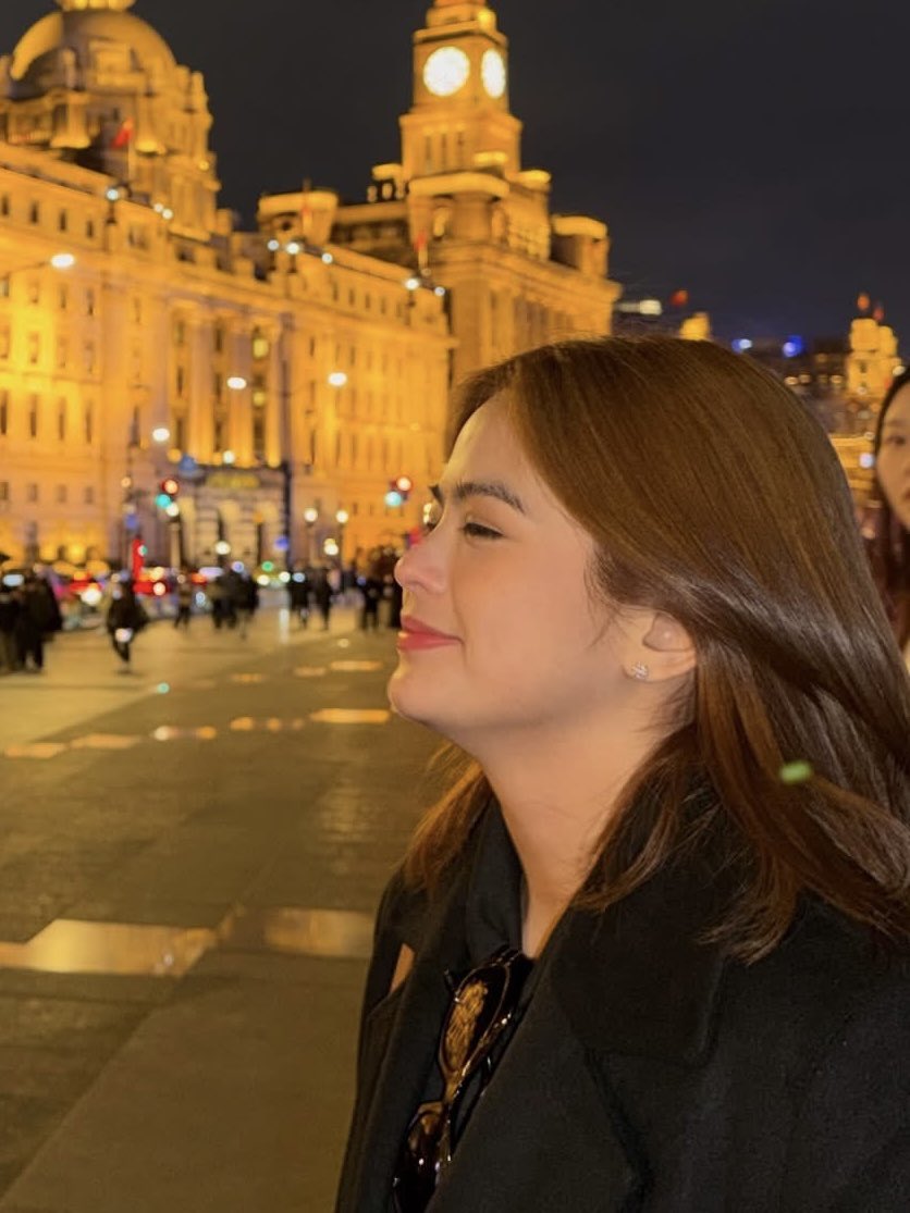 you are so pretty, mabear. are you happy? yes? yesss. happiness looks good on you. 🥹🤍 <a href="/beabinene/">Bea Binene ⁷</a>