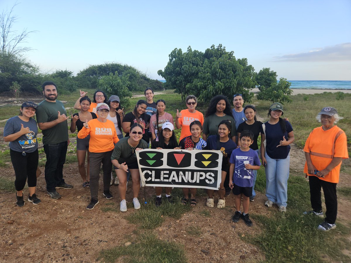 Big Mahalo to today's tremendous team! Wonderful turnout from students from Waipahu as well as many of our stalwart stewards today. Quite a bit of rubbish unfortunately. The team made their way up and down the beach grabbing bulky rubbish and other little bits.