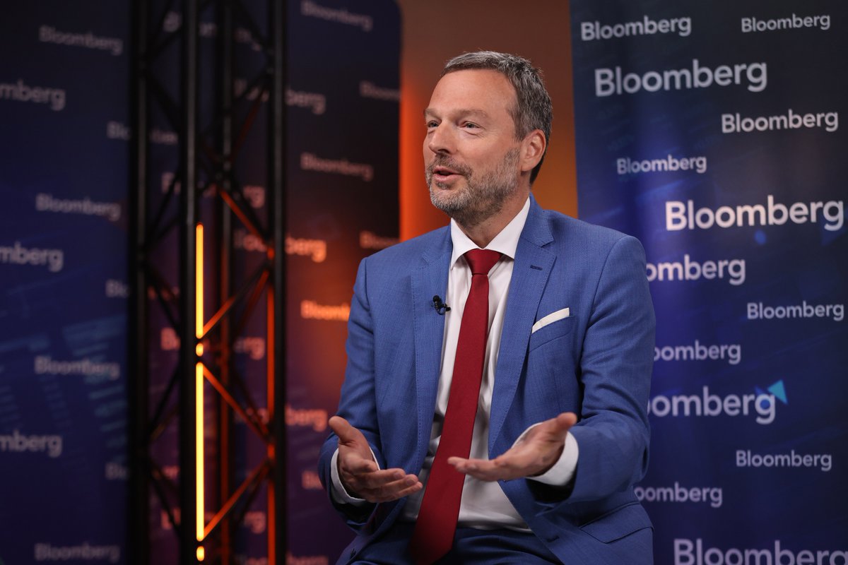 Zoe Schneeweiss tweet media