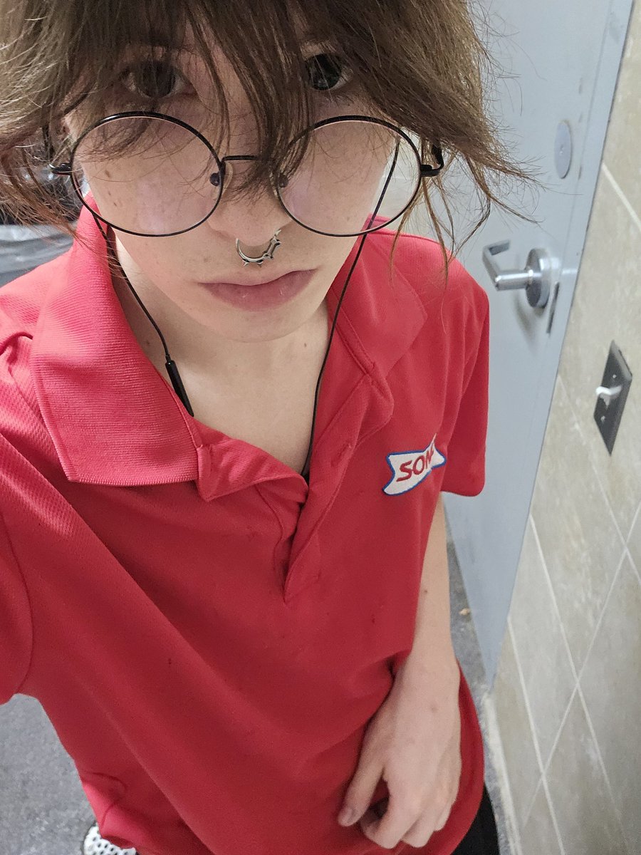 ashlee 🐾 tweet media