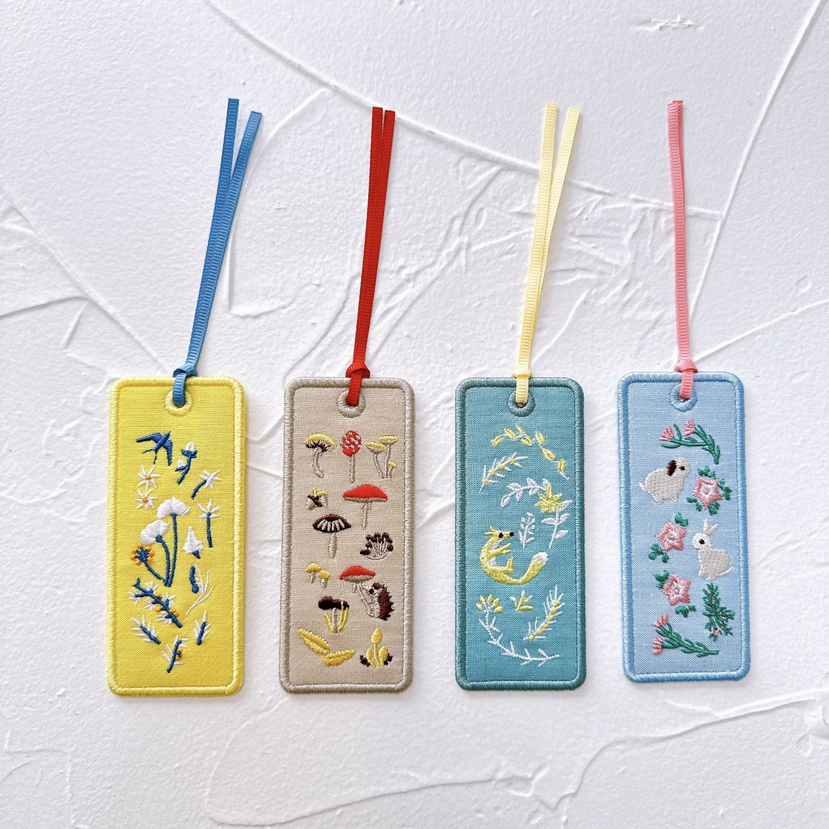 annastwutea's tweet photo. 【annas刺繍文具・第二弾】
学研ステイフルさんより販売されます

『アンナとラパン』でもお店と通販で
金曜日から販売開始です

今回は『annasの草花と動物のかわいい刺繍』
の図案から作っていただきました！

メッシュポーチ
ブックカバー
しおり
キーホルダー

https://t.co/oPJf5w3FHa https://t.co/ALSMGf1Kvv