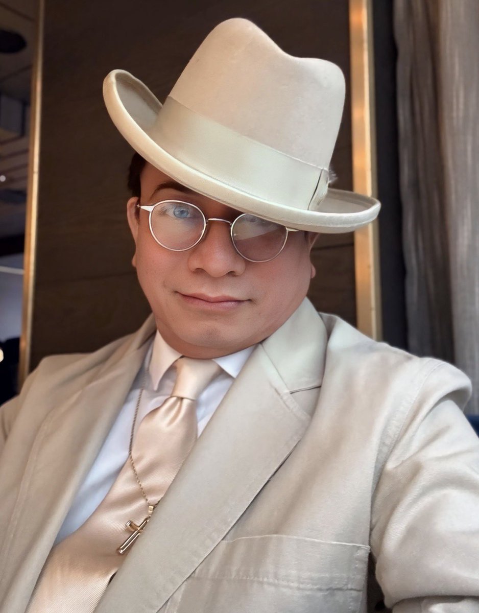 andresoriano's tweet image. “There is nothing to fear for there is no power to hurt.” I walk up to the lion on my pathway and find an angel in armor, and victory in the name of Jesus Christ! #lovealwayswins #blessedlife #gratefulheart #godblessamerica #usa ❤️🇺🇸