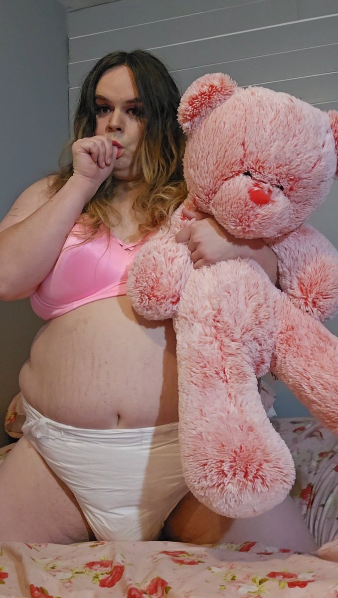 SissyKellyTasks's tweet photo. Which of my content do you like the best? #pantied, #diaper, #omorashi,  or #publichumiliation? I can't help myself from making it all 😆 Ask me anything, request anything, or tell me your favorite combinations in the comments or my DMs 🩷 #sissy #tasks https://t.co/xtBuN1G1PW