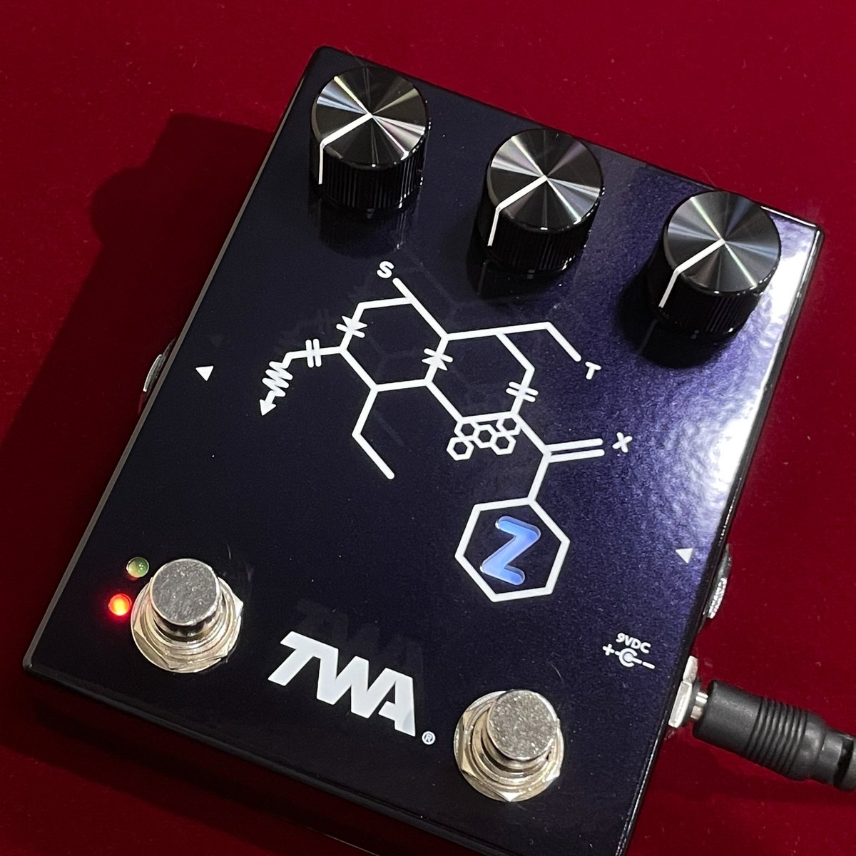 ROCKINN_namba's tweet image. 【#ロックイン難波】決算セール開催中！「#TWA」の"RZ-01 CHEMICAL Z"は、名機TS808の設計者である「田村進」氏が新たに開発した2ch仕様TSスタイルの逸品★「Roy Z」シグネイチャーのドライブペダルです！純粋に良いサウンドで説得力が違います★ぜひお試しを！→ digimart.net/cat13/shop4773…