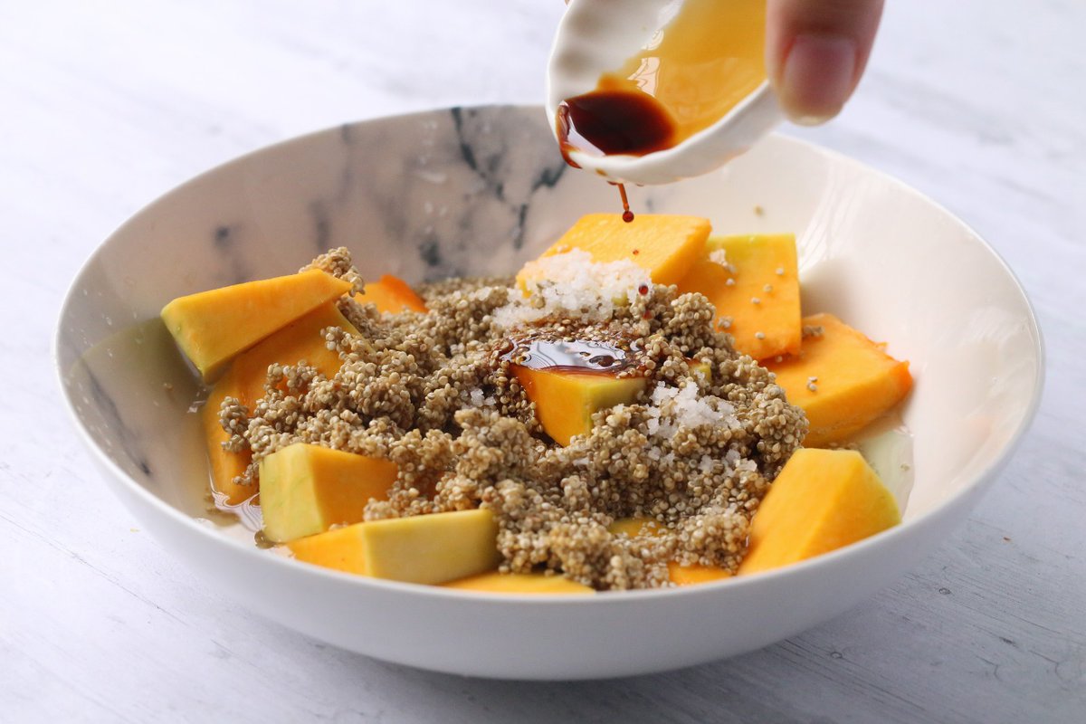 Akashde35912951's tweet photo. "Crush cravings u0026 hit your goals with this 300-calorie lunch: Grilled chicken + quinoa + roasted veggies  Protein to keep you full, fiber to fuel—no crash, just progress! #FatLossMeals #HealthyEats" https://t.co/DA6gcgCLdH