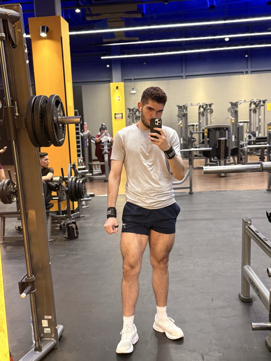 davidonovan971's tweet photo. Disfrutando el proceso 🦈 #gym #gaygdl https://t.co/7DVSZ5dMp8