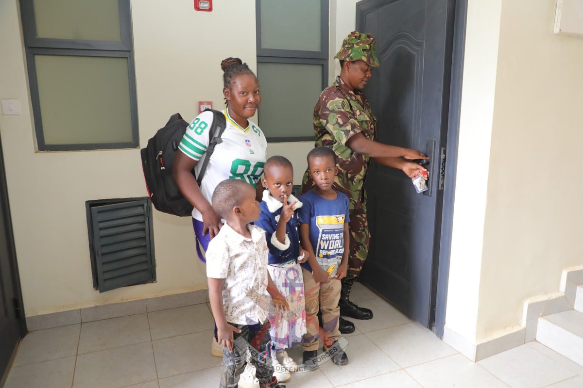 GDUDelivery's tweet photo. KDF FAMILIES SETTLE INTO NEW MODERN HOUSING AT ROYSAMBU MILITARY CAMP – Ministry of Defence – Kenya
#DeliveringPromises
#DeliveringThePlan
https://t.co/Yml8C0UkfY https://t.co/UnjIpP12rR
