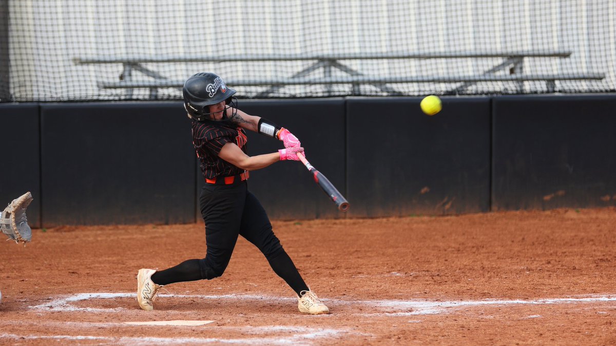 UnionBulldogs's tweet photo. Check out the link below to view the #UnionSoftball recap from today’s games against Northwestern Ohio. Up next, the Bulldogs will head to Billy Dee Ross Stadium to face Cumberland University at 1 and 3 p.m.
#RepTheU | #TheRightWayToPlay
➡️➡️➡️https://t.co/8RWPmeavOM https://t.co/XvasxrnMoJ
