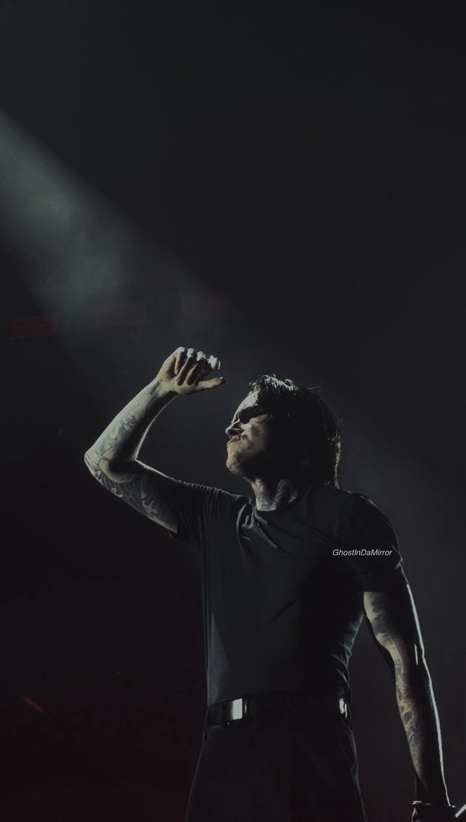 these are some of my favs ugh I MISS IT 🚬

📸: me :3