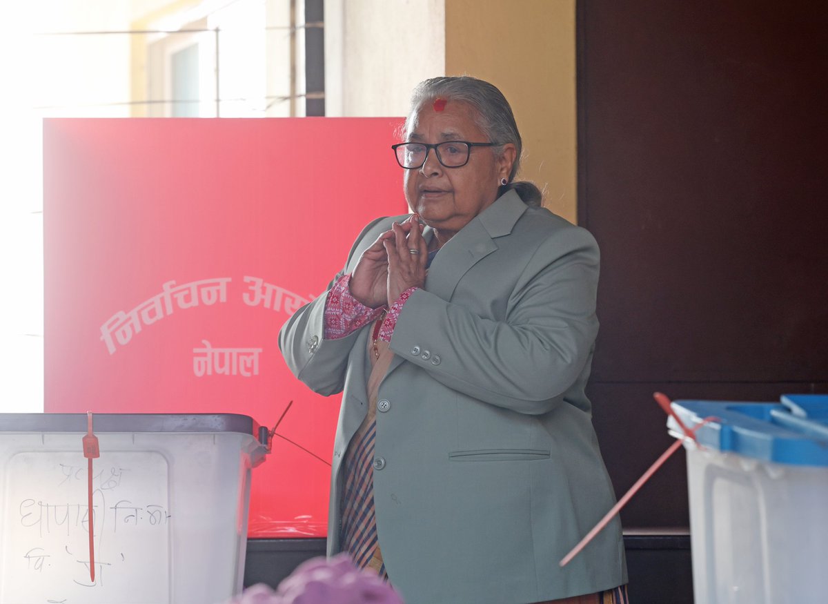 देशभर शान्तिपूर्ण वातावरणमा उत्साहजनक ढंगले मतदान भइरहेको छ। हामीले पनि धापासी निमावि, फैमालचुली केन्द्र, काठमाडौँमा मतदान गरेका छौँ। 
राम्रो व्यवस्थापनका लागि कर्मचारी, सुरक्षाकर्मीसहित सम्बद्ध सबैलाई धन्यवाद।