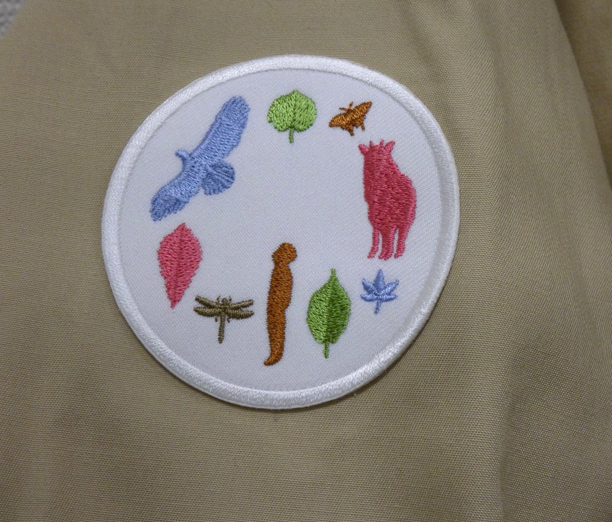 【本番まであと2日】
第二部の様子をお届け✨
ZOOMO職員役のキャストが着ているのは実際の #zoomo  さんの制服！可愛い刺繍が施されていて、見てるだけでテンションがあがります😆 💓
賑やかな中にどこかシリアスな空気も漂う第二部、必見です！
#モリシミ ＃盛岡劇場 ＃劇団モリオカ市民 ＃岩山大作戦