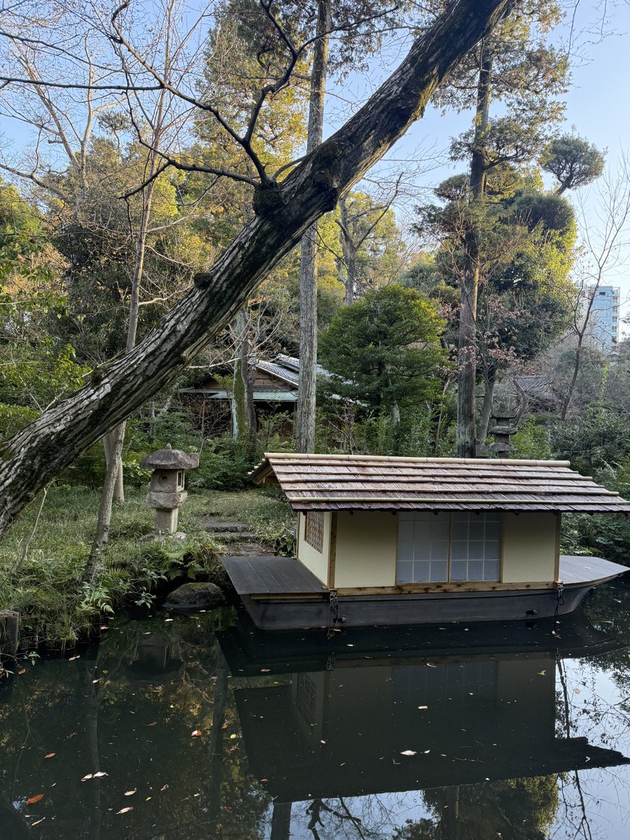 気になってた根津美術館での企画展に行ってきました‼️

「英姿颯爽」

いろんな刀や武具などあって、見応え抜群でした✨
お伽話シリーズがめっちゃかわいくて、栗がついてる栗形ほしかった🌰
武器・武具に興味ある方はぜひ⚔️

お庭もステキでした🪴