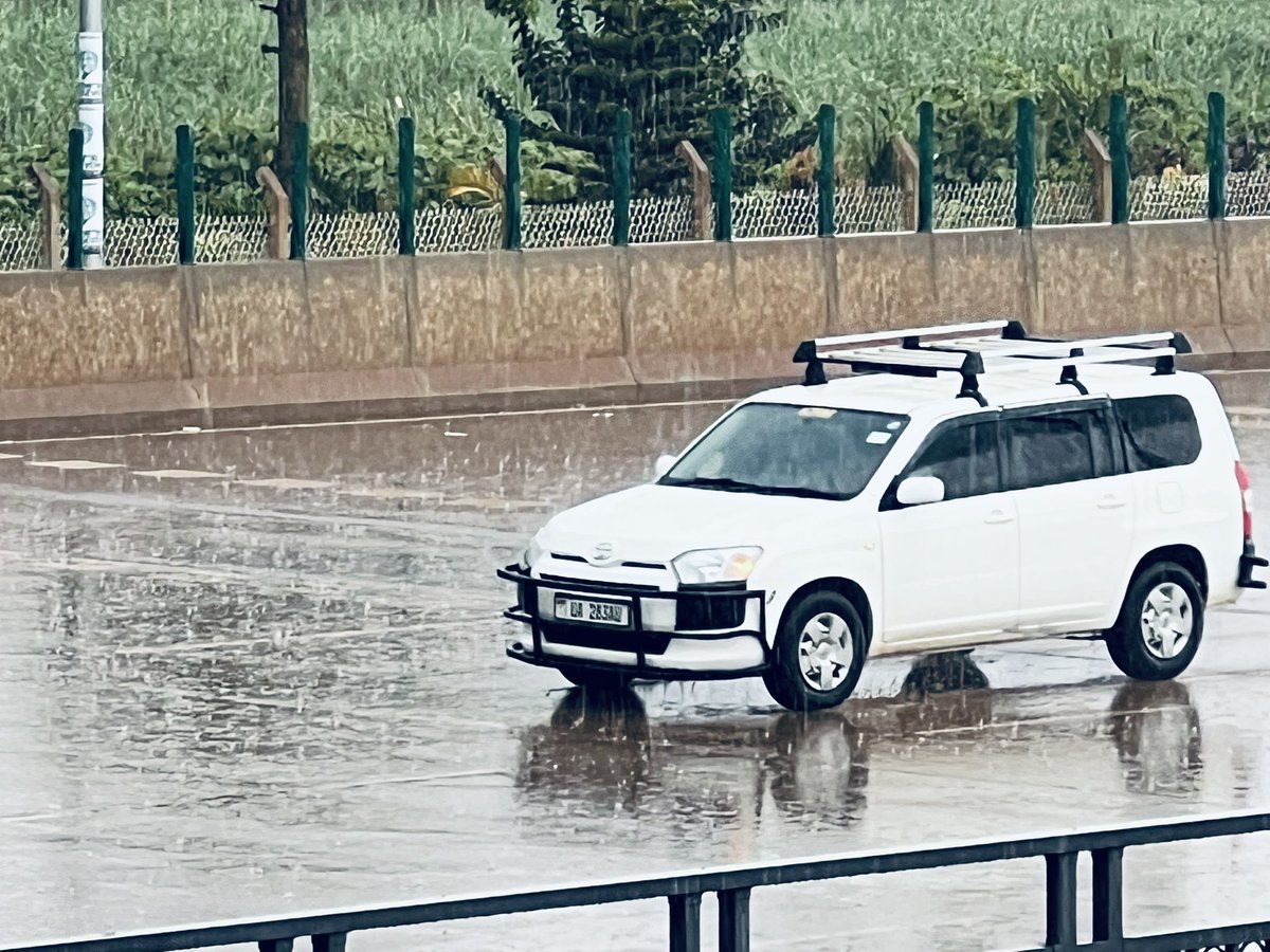 Kampala Entebbe Expressway tweet media