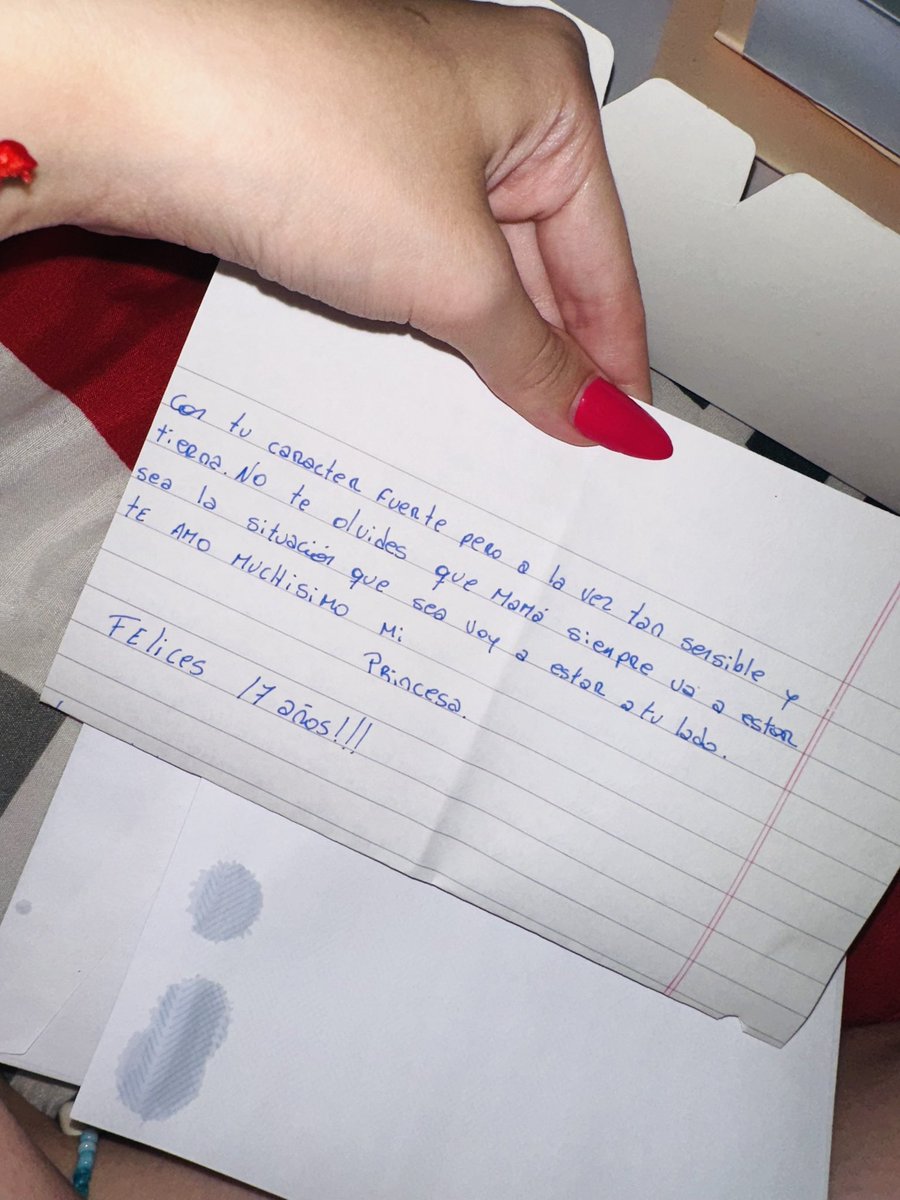 q suerte q me tocó la mejor mamá y siempre saber q voy a tener unos brazos a los q correr y q nunca me van a fallar🥹❤️‍🩹