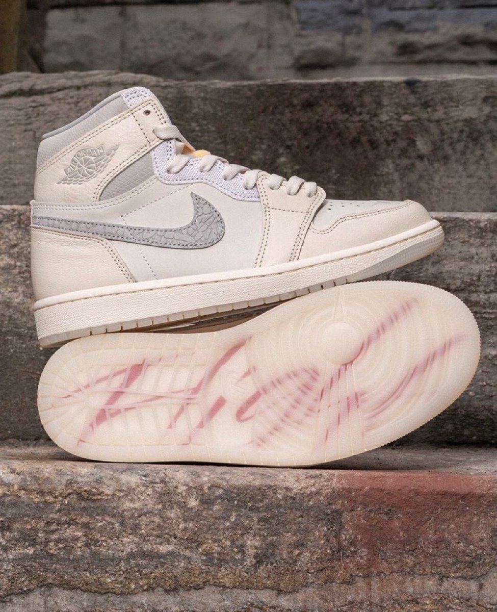 SNKR_TWITR tweet media