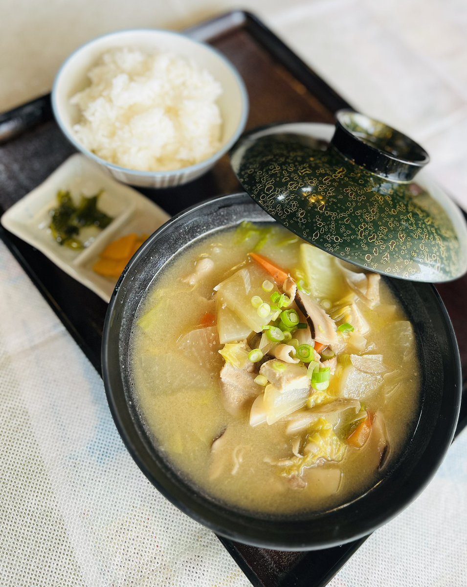 【新メニュー】
愛夢里レストランから新メニュー発売です🆕💕
温泉豚汁　　　　¥600
(毎週木曜日限定)

まだまだ冷えるこの季節にぴったり‼︎
ほっとするお味です☺️