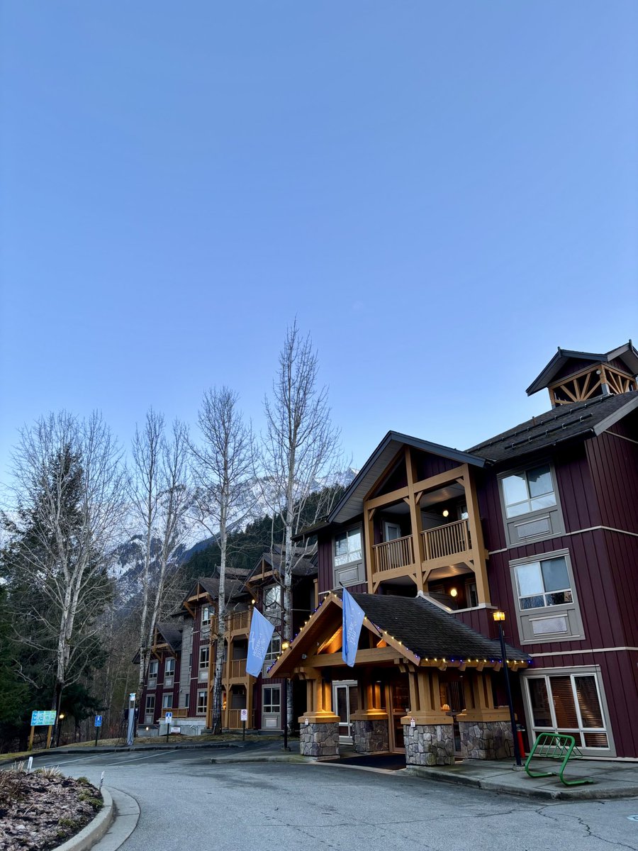 PembertonValleyLodge tweet media