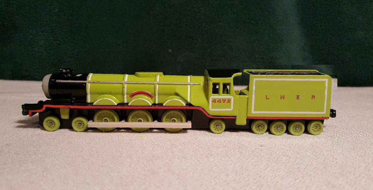 charteruse tweet media