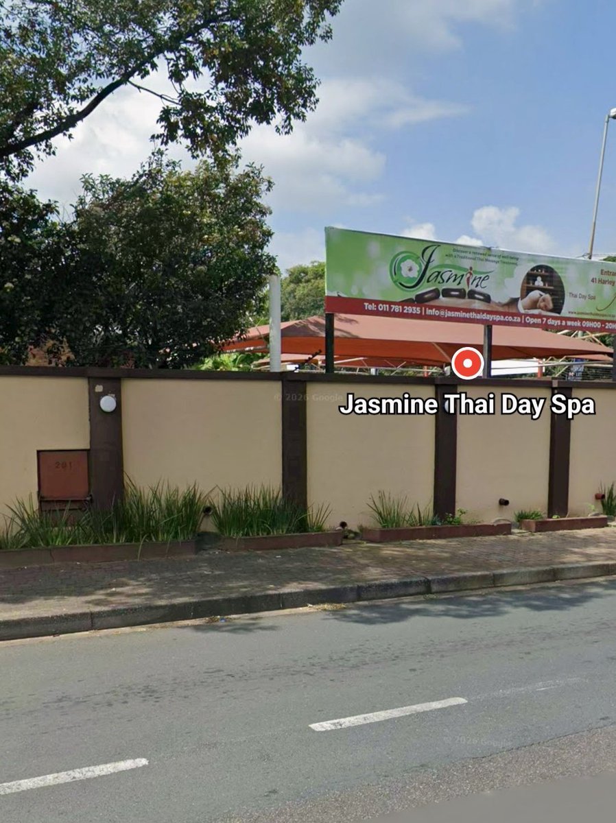 MalebogoPee's tweet photo. @Abramjee I wonder when hes visiting this place in Randburg. This is where the Thai ladies trafficking happens. They even built rooms recently at the back for more undocumented Thai ladies to fill up spas in Jo'burg and Cape town https://t.co/yn07kajuym