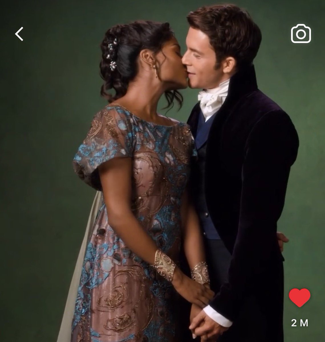 iris_bee_'s tweet photo. the Kanthony family portrait becomes the second reel on the Bridgerton insta account to reach 2 million likes

the only other reel with 2 million likes is Kanthony being besotted with each other 😌 https://t.co/ViTl4S9mnT