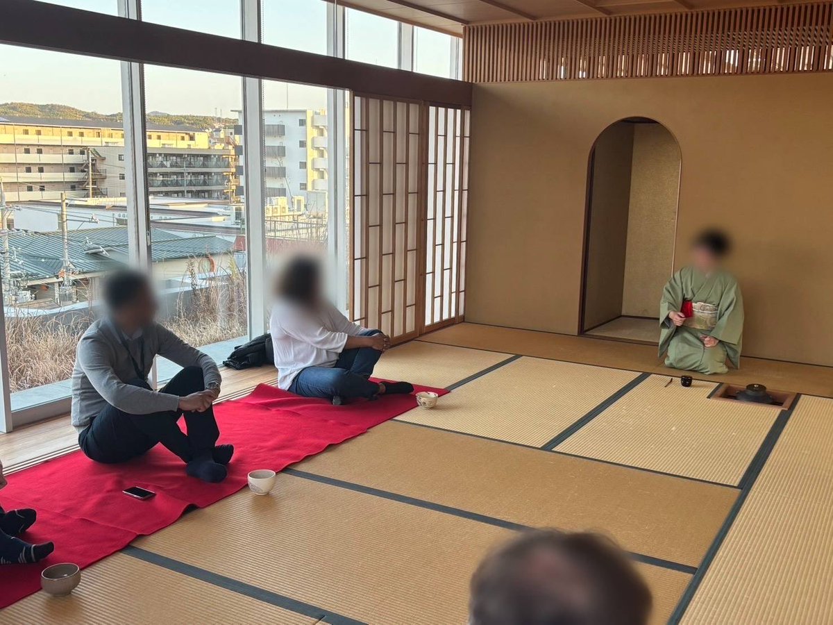 tyojaku's tweet photo. 先日、3月1日に「French/Japanese Conference 2026」に際して、海外からお越しのお客様を対象に茶道体験を催しました。
多くの方にお越しいただき、楽しんでいただけたかと思います！
ご来席いただきました皆さま、ありがとうございました。 https://t.co/tYEgQfftuR