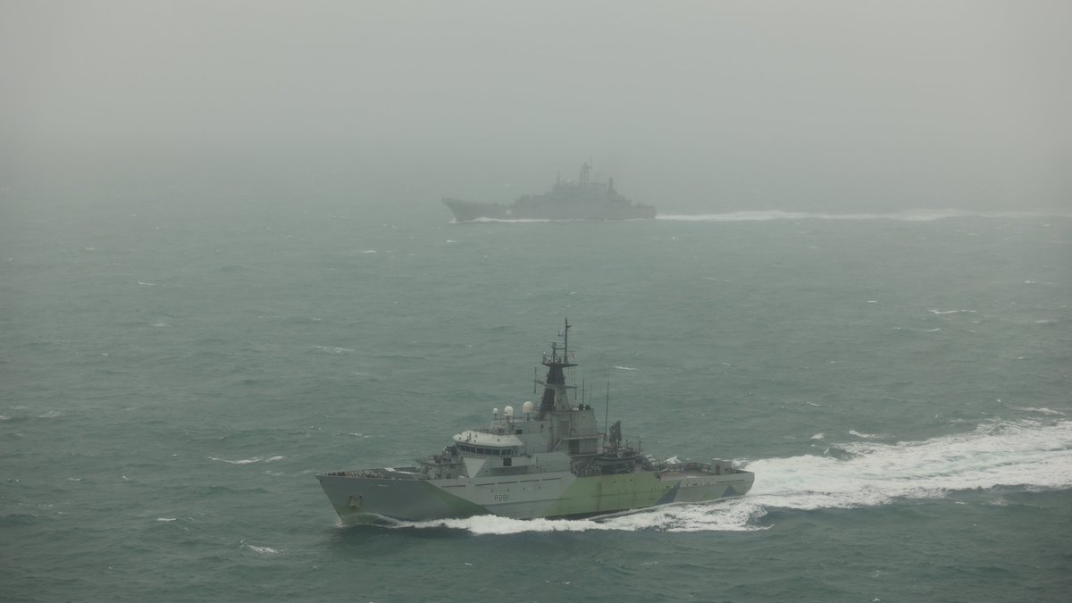 Royal Navy tweet media