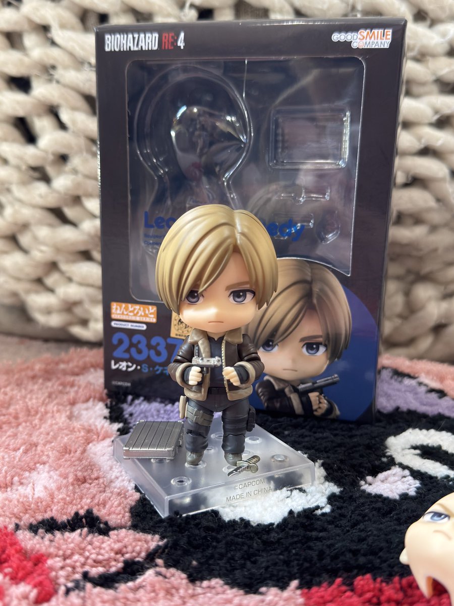 ✩ sash ✩ tweet media