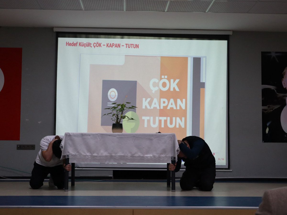 📍 Deprem Haftası Kapsamında Okul Afet Farkındalık Eğitimi ve Tatbikatı Gerçekleştirildi
1–7 Mart Deprem Haftası etkinlikleri kapsamında, Kartepe Ertuğrul Gazi Anadolu Lisesinde öğrencilerimize yönelik "Okul Afet Farkındalık Eğitimi ve Deprem Tahliye Tatbikatı" gerçekleştirildi.