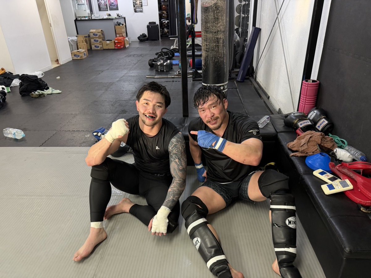 木曜NQ選手練。
試合前の天弥くんとガチスパーのお手伝い。
#和術慧舟會 #NEVERQUIT #伝統のスカイマンション2Fガチスパー
#天弥 #大木良太 #鬼山斑猫 #拳太郎 #山本琢也 #菊入正行 #ISAO #安藤晃司